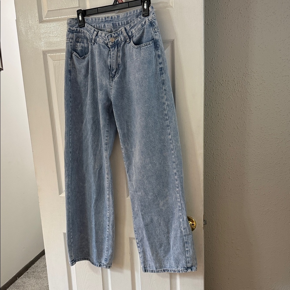 SHEIN Light Blue Straight Leg Jeans